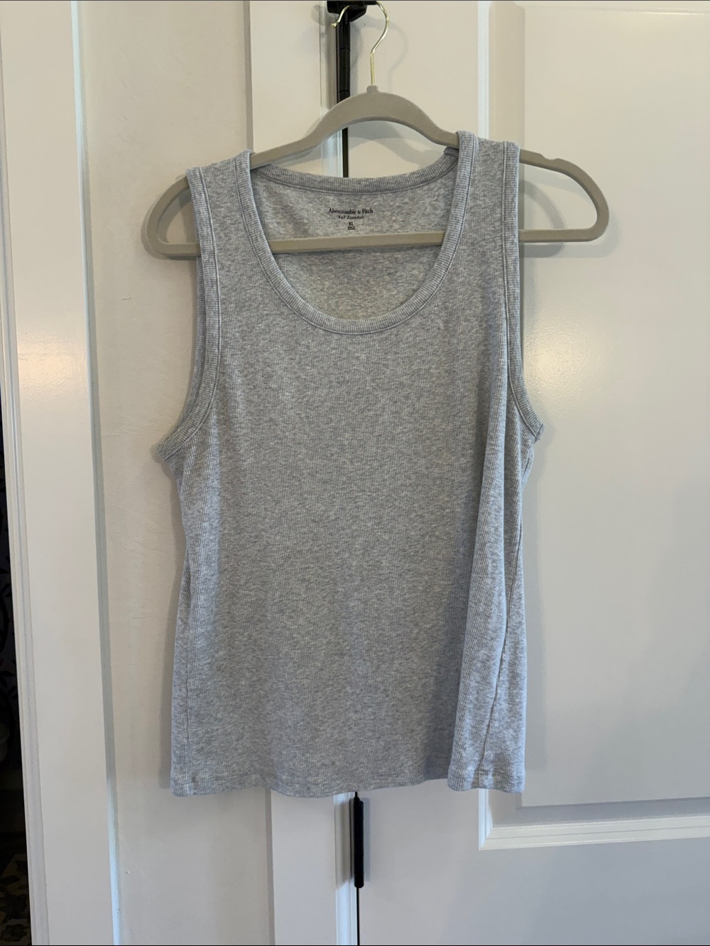 Abercrombie & Fitch Gray Sleeveless Tank Top XL
